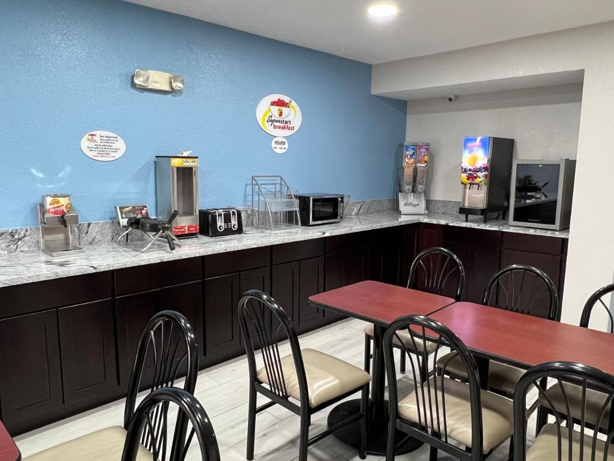 克莱蒙斯速8酒店 Clemmons 外观 照片